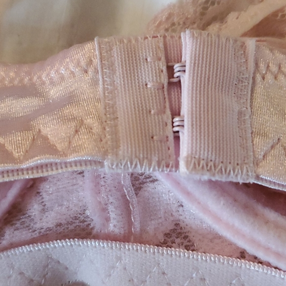 Light pink lace bra 36D. Super sexy - Picture 3 of 12